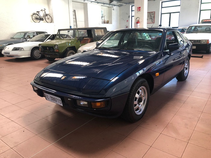 PORSCHE 924